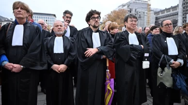 Brüksel’de yüzlerce yargı mensubundan 'Adalete ihtiyaç var' eylemi