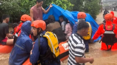 Endonezya’nın Sumatra Adası’nı sel vurdu: 10 ölü