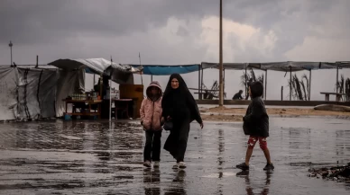 Gazze’de çadırlar su altında kaldı!