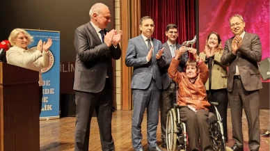 Türk Dünyası Turan Yazgan Büyük Ödülü Prof. Dr. Gülçin Çandarlıoğlu’na verildi