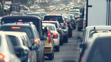 Yollarda kaos! Şerit daraltmaları ve kontrollü trafik sürücüleri zorluyor