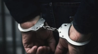 Pendik’te park halindeki otomobilden laptop çalan zanlı tutuklandı