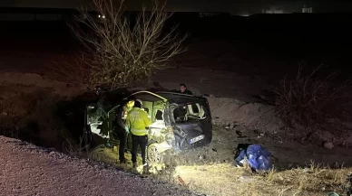 Konya’da hafif ticari araç şarampole devrildi: Bir kişi hayatını kaybetti, 3 yaralı