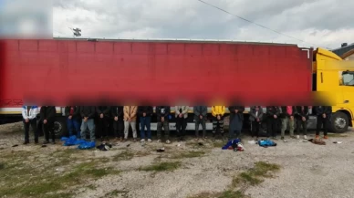 Sivas’ta TIR dorsesinde 18 kaçak göçmen yakalandı