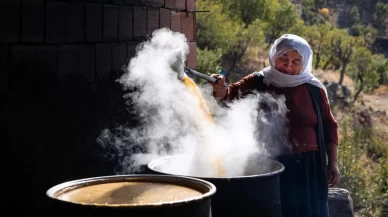 Sason’da kış hazırlığı: Cevizli sucuk ve pestil mesaisi