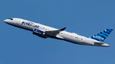 Son anda kurtarıldı: Yolcu uçağı, askeri uçakla kafa kafaya geldi!