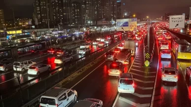 İstanbul'da mesai bitimi trafik yoğunluğu yüzde 90'lara ulaştı