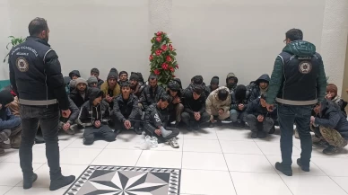 Amasya'da TIR’ın dorsesinde 42 kaçak göçmen yakalandı