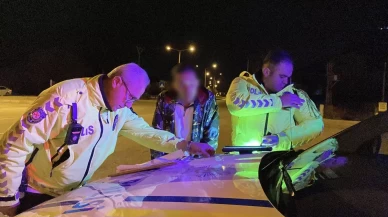 Alkollü sürücü dakikalarca dil döktü