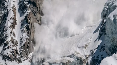 Yunanistan'da dağda kaybolan 4 kişinin çığ altında cesedi bulundu