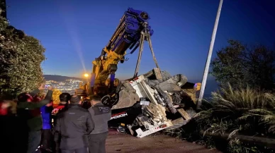 Bursa’da korkutan olay: İş makinesi vinçten düştü!