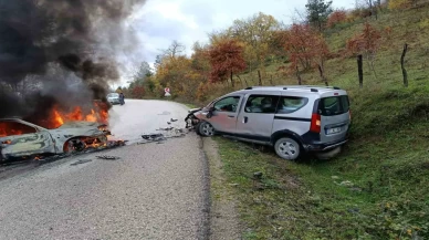 Kastamonu'da feci kaza: Kafa kafaya çarpıştılar!
