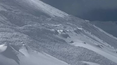 Artvin’de Zekeriya köyünde çığ