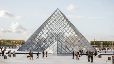 Louvre Müzesi bu kez de grev nedeniyle kapandı!