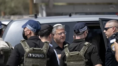 İsrail'in güneyindeki Necef bölgesinde bedeviler, Ben-Gvir'i taşladı