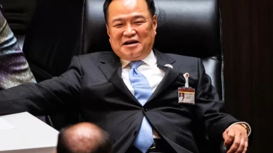 Tayland'da siyasi ve askeri kriz büyürken erken seçim kararı geldi