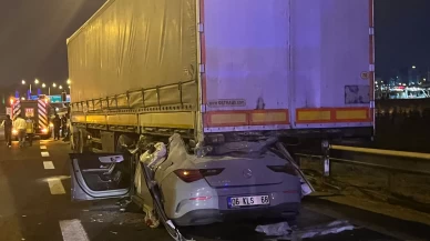 Ankara Çevreyolu’nda feci kaza: Otomobil tıra girdi, 2 ölü 1 ağır yaralı