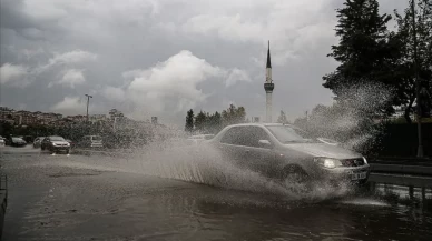 Meteoroloji’den 81 ile kritik uyarı! Kuvvetli sağanak, fırtına ve kar geliyor: İşte il il hava durumu