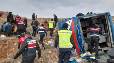 Cezaevi aracı devrildi 9 personel yaralandı
