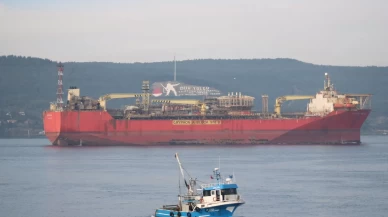Çanakkale Boğazı'ndan yüzer üretim gemisi 'GRYPHON A' geçti
