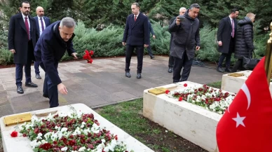 Bakan Fidan, Dışişleri Şehitliği'ni ziyaret etti