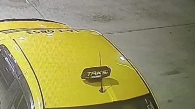 “Fenalaştım” Dedi, taksiyi çaldı! Benzinlikten başlayıp mahallelere yayılan kaçışın görüntüleri ortaya çıktı