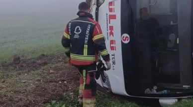 Balıkesir’de öğrenci servisi devrildi!