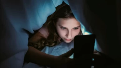 Günde 5 saat telefon obeziteye davetiye çıkarıyor!