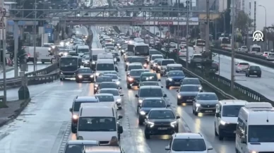 İstanbul’da trafik felç! Yağmurla birlikte hayat durdu, yoğunluk yüzde 90’a dayandı!
