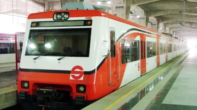 Yolcu treni virajda raydan çıktı! 13 kişi hayatını kaybetti