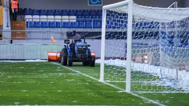 Beşiktaş'ın maçı öncesi zemin temizlendi