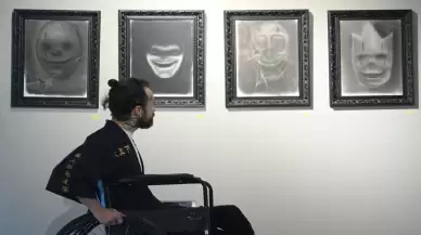 Tekerlekli sandalyesiyle sanata tutunan ressamın ilham veren hikayesi