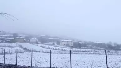 Amasya'nın yüksek kesimlerinde kar yağışı etkili oluyor