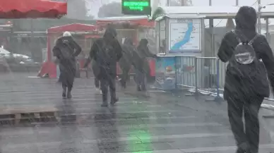 Beşiktaş ve Mecidiyeköy'de kar yağışı