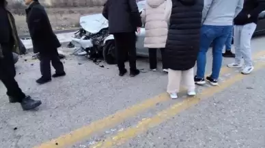 Ankara'da 4 aracın karıştığı kazada bir araç takla attı: Yaralılar var