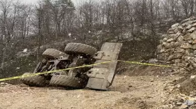 Samsun'da iş makinesi devrildi, operatör hayatını kaybetti