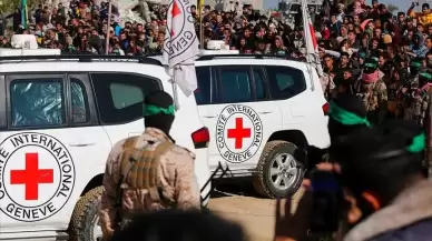 Hamas, 6 İsrailli esiri Kızılhaç'a teslim etti