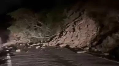 Kastamonu’da heyelan: Cide-Doğanyurt yolu ulaşıma kapandı