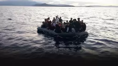 Antalya açıklarında lastik bottaki 3 kişi kurtarıldı