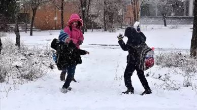 Nevşehir'de yoğun kar yağışı: Eğitime bir gün ara verildi