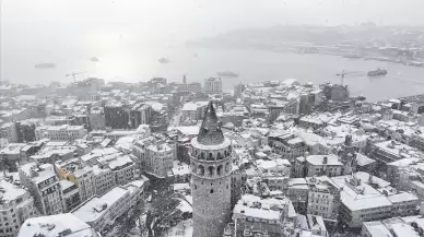 Meteoroloji uyarmıştı! İstanbul'da kar yağışı etkisini sürdürüyor