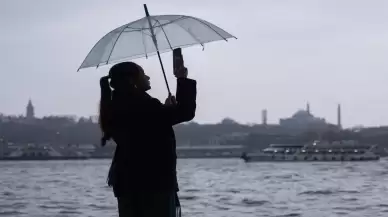 İstanbul'da Karaköy ve çevresinde sağanak yağış etkili oldu
