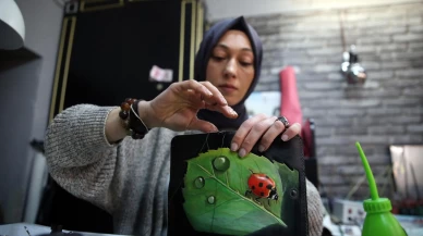 Arkadaşlarının ısrarıyla başladı, sanatını işe çevirdi