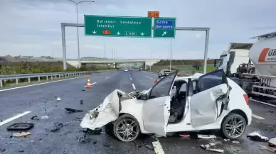 Manisa'da araç, tankere çarptı: 2 ölü