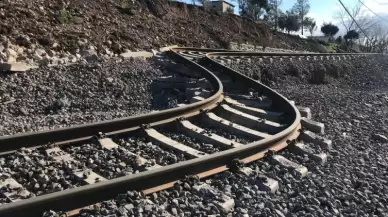 Kahramanmaraş depreminde "S" şeklini alan raylar onarıldı