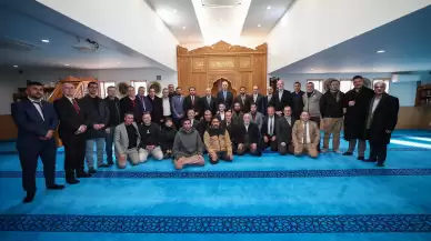 TBMM Başkanı Kurtulmuş, Nagoya'daki cami derneklerinde Türk vatandaşlarıyla bir araya geldi