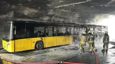 Başakşehir'de seyir halindeki İETT otobüsü yandı