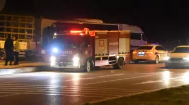 Sinop'ta park halindeki araçta yangın çıktı