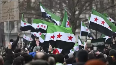 Suriyeliler, devrik rejimin düşüşünün ardından ilk Sevgililer Günü'nü kutladı