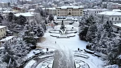 Kastamonu'da kar yağışı ulaşımı olumsuz etkiliyor